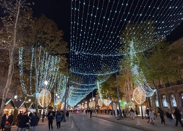 Aix En Provence - Rotonde - Cours Mirabeau